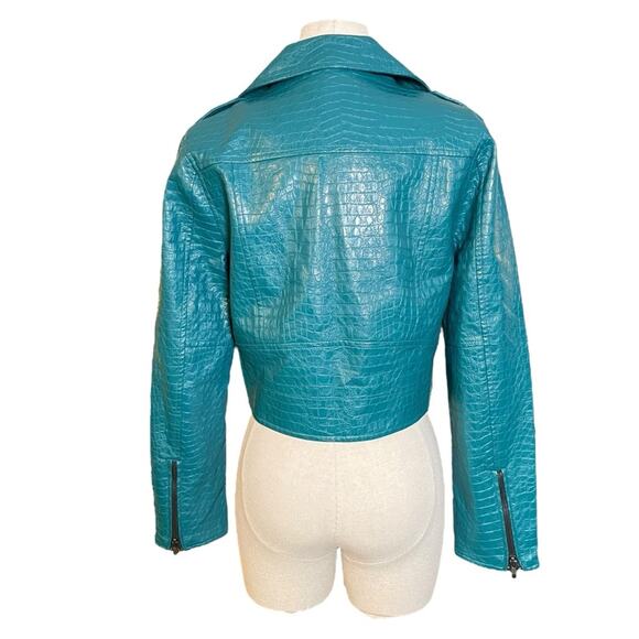 MODCLOTH NWT faux leather zip crop jacket | S - Picture 3 of 5